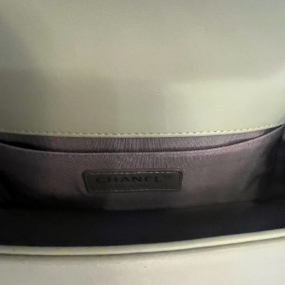 Chanel Boy Flap Bag - Chevron Calfskin - Small - Mint Green - AMAZING CONDITION - Picture 5 of 7